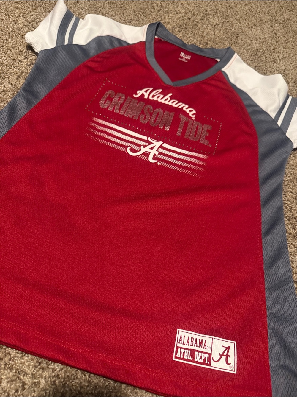Alabama Crimson Tide v-neck bling jersey tee (L) - EUC!